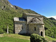 Corno Birone col gioiello romanico di S. Pietro al Monte da Civate-24apr23- FOTOGALLERY